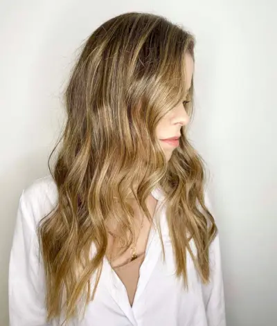 light golden brown hair with blonde highlights