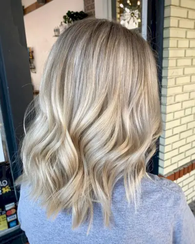 Champagne Highlights on Blonde Hair