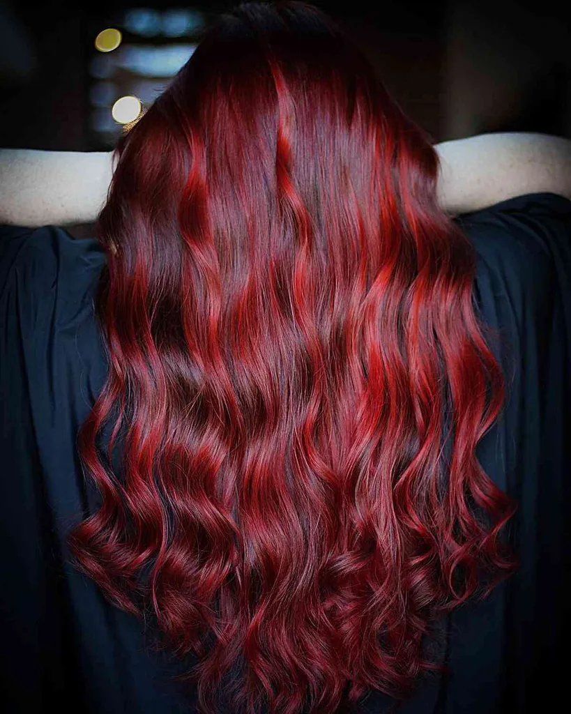 Ruby Red Balayage para cabelos longos e escuros' title=
