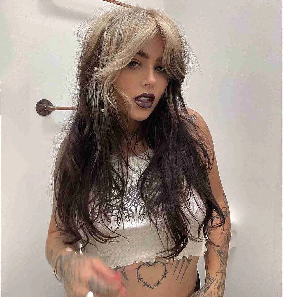 Ombre inverso de blanco a negro' title=