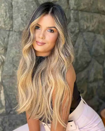 Dark Brown Hair with Face-Framing Contrasting Highlights