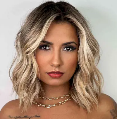 Dark Rooted Blonde Messy Waves