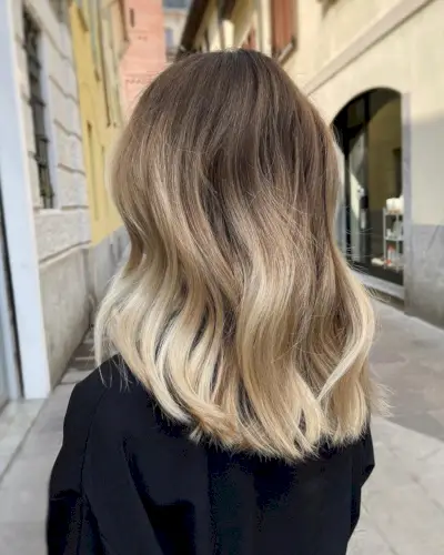 Brown-blonde gradient ombre hair