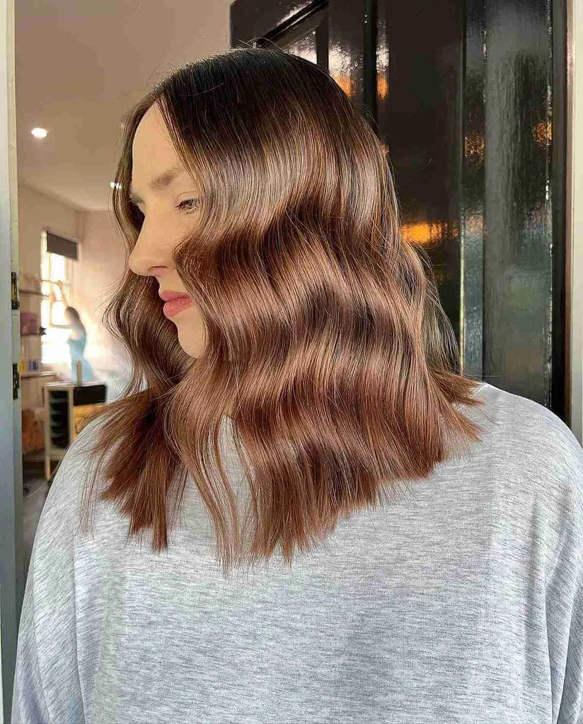 Osupljivi kostanjevi valovi' title=