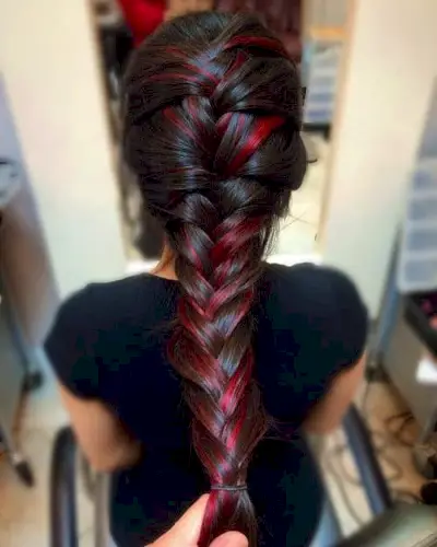 Cool Girl Red hairstyle