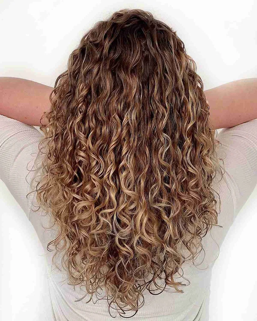 Cenușă de maro și de căpșuni Balayage Balayage' title=