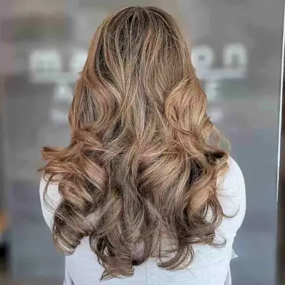 Mid-Long Light Brown to Dark Blonde Balayage Hair with Voluminous Waves