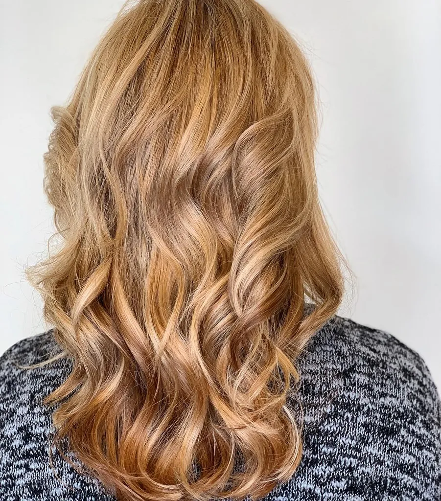 54 bedste blonde hårfarveidéer i 2026' title=