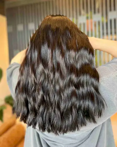 Black-Brown Hair Tones with Soft Beach Waves