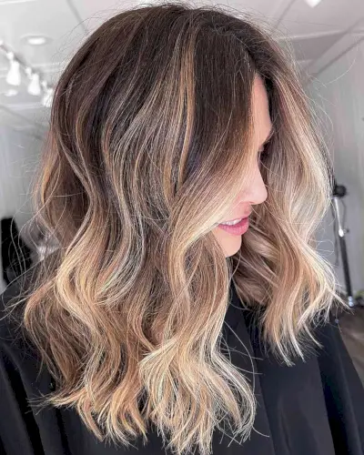 Low-Maintenance Medium Dark Brown Hair with Blonde Balayage Ombre Waves
