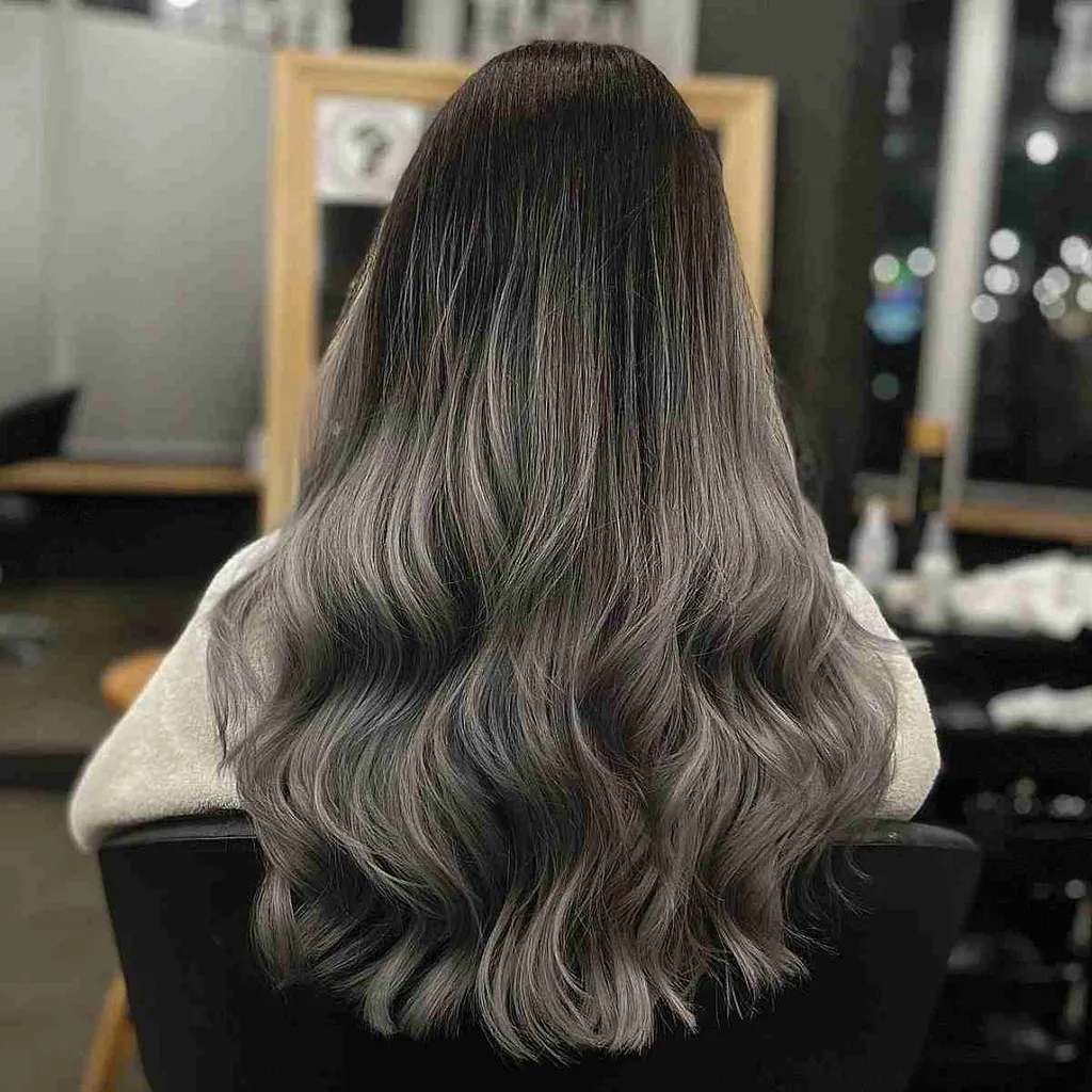 20 ideias notáveis ​​​​de cores de cabelo Ombre escuro para 2026