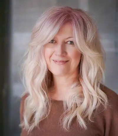 pink root on blonde hair