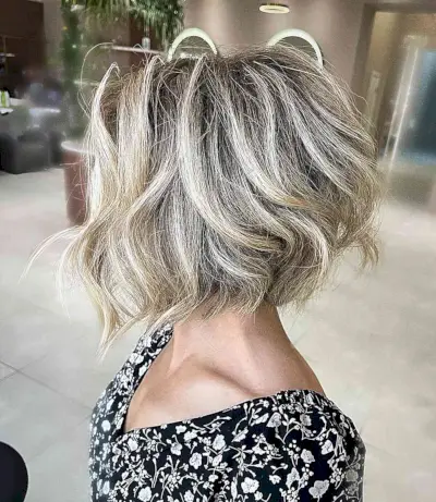 Thick Wavy Balayage Hair with Highlights