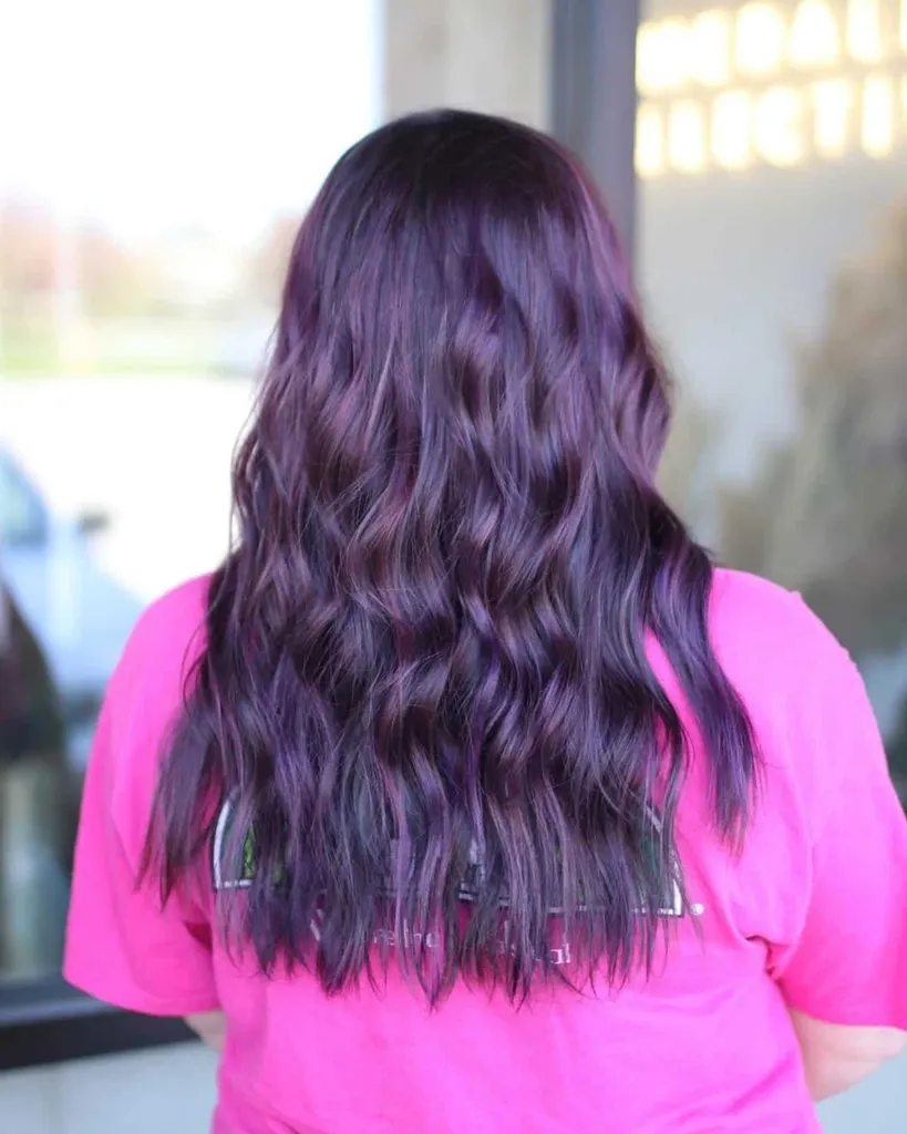 חציל ים עמוק על גלי חוף' title=