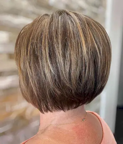 Brown Stacked Bob with Caramel Blonde Highlights on Straight, Fine Hair with Textured Layers