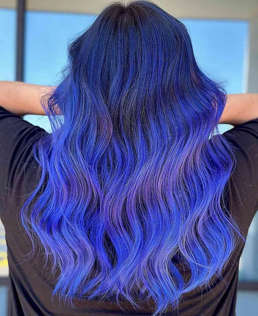 Culoarea părului de balayage violet-albastru-albastru-albastru-albastru' title=