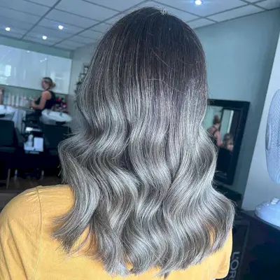 Low-Maintenance Smoky Silver Balayage on Medium Hair