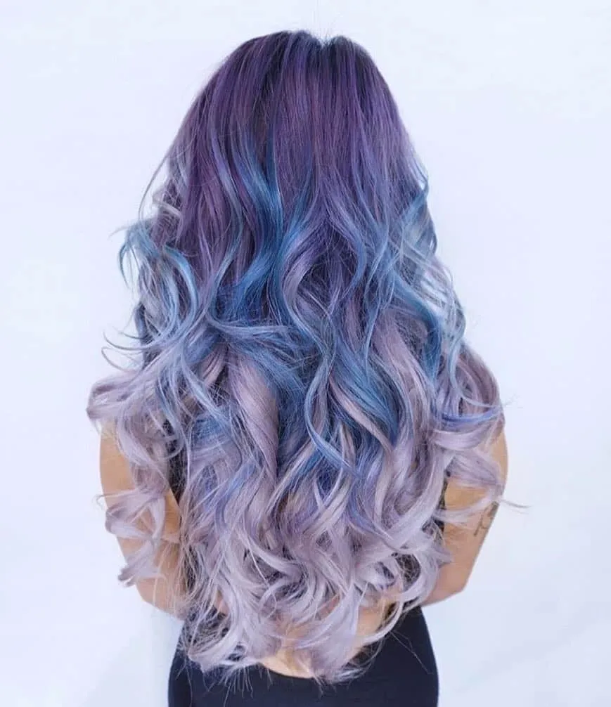 Lavande violet clair avec bleu' title=