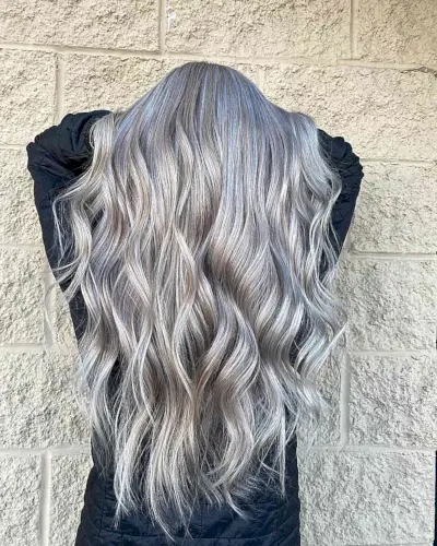 Dimensional Dark Platinum and Silver Highlights with Long Loose Waves and Choppy Layers