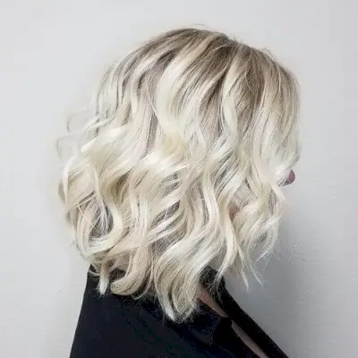 Blonde Wavy Bob Babylights