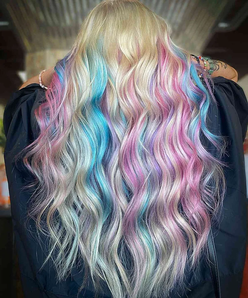 Părul din vată de zahăr este noua tendință de culoare pe care o primesc Millennials – Îl poți renunța?' title=