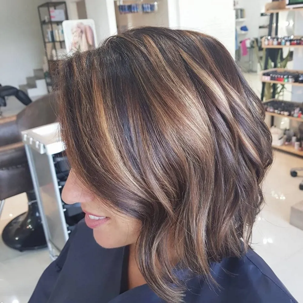 De top 51 heetste bruine haarkleurideeën voor brunettes' title=