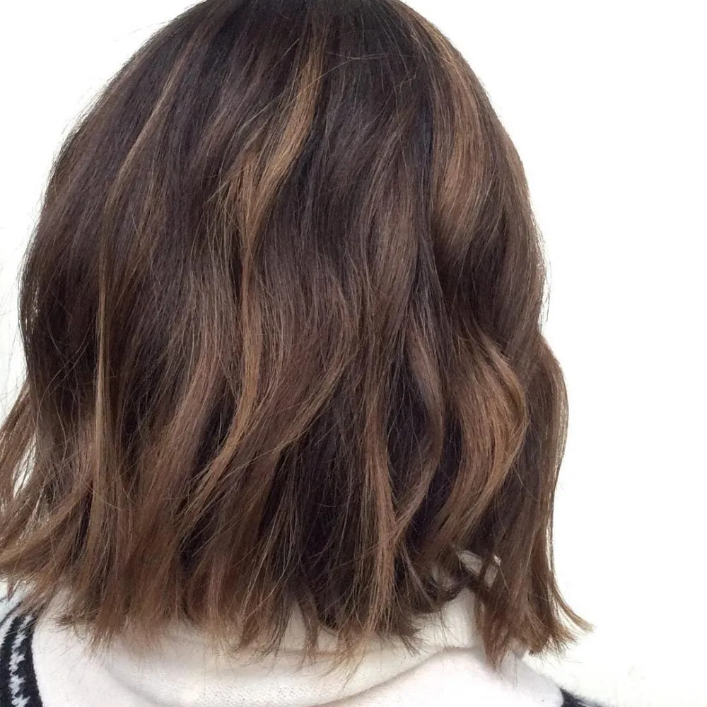 Mooiste donkere brunette met lichtbruine highlights' title=