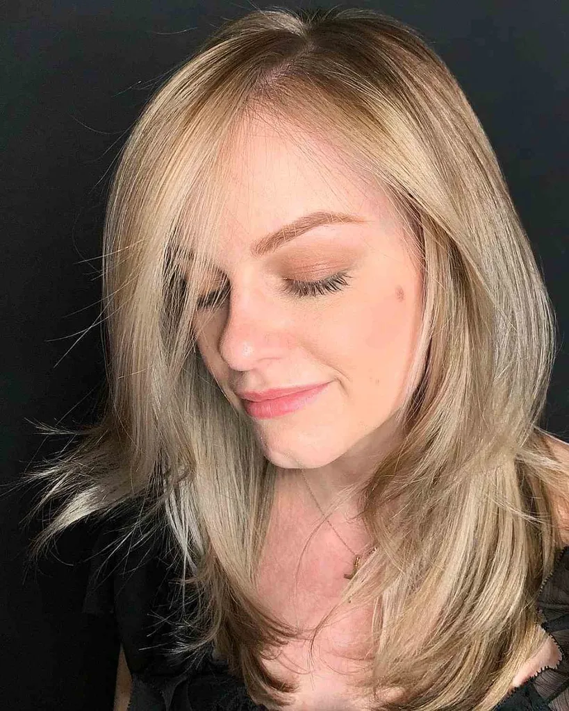 Svetlá blondínka' title=