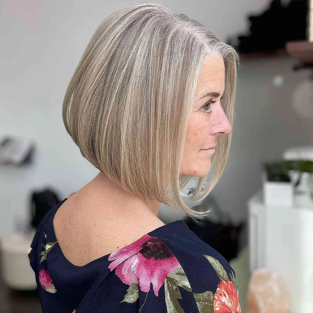 Miękki, jasnopopielaty blond oraz Bob z dodatkiem soli i pieprzu' title=