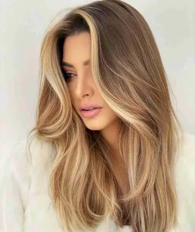 Naturally Blended Light Brown Hair with a Money Piece