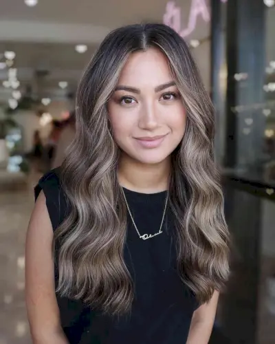 Amazing Dimensional Balayage Highlights with a Money Piece