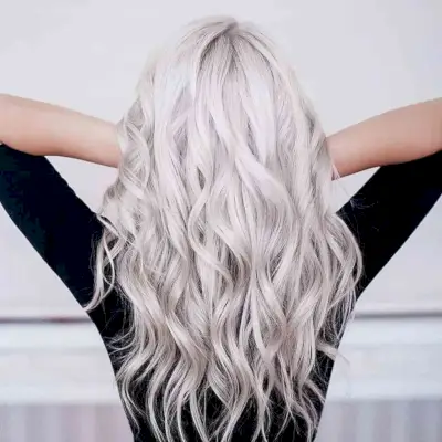 57 Ausgezeichnete Ideen für silberne Haarfarben für 2024