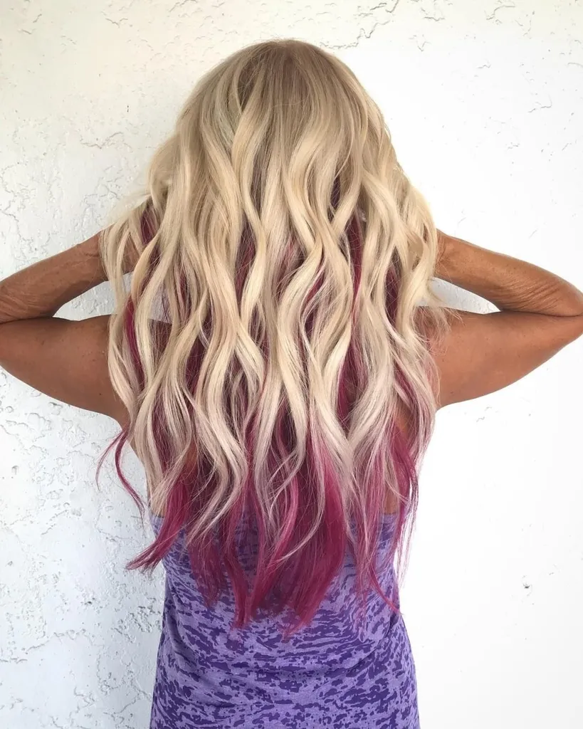 금발 머리에 적갈색' title=