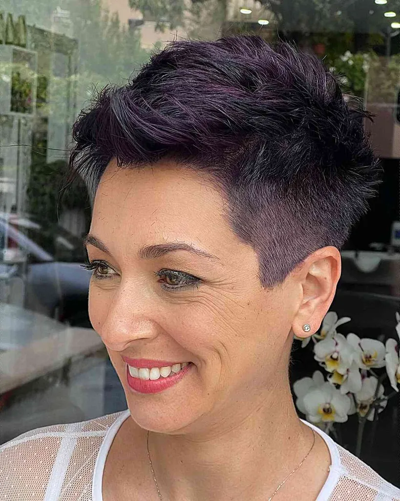 Dark Violet-Amethyst Pixie for jenter med kort hår' title=