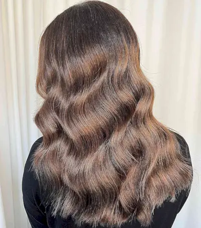 Long Shiny Brown Hair with Soft Waves