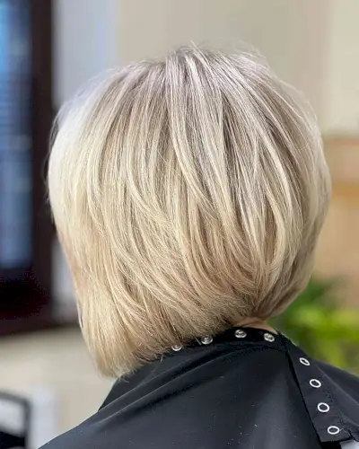 Blonde Bob Haircut with Visible Layering