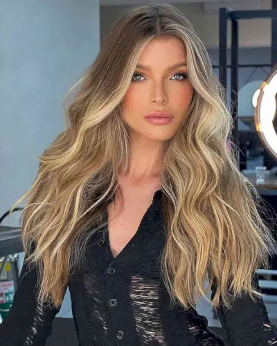 Glowing Light Blonde Highlights for long messy hair