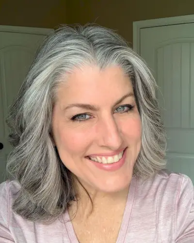 Stunning Silver Hair Color for Medium-Length Hair