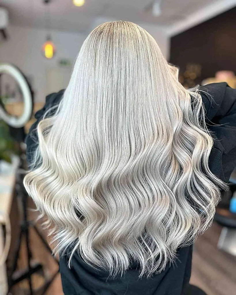 88 atemberaubende platinblonde Haarfarben, die Sie auffallen lassen