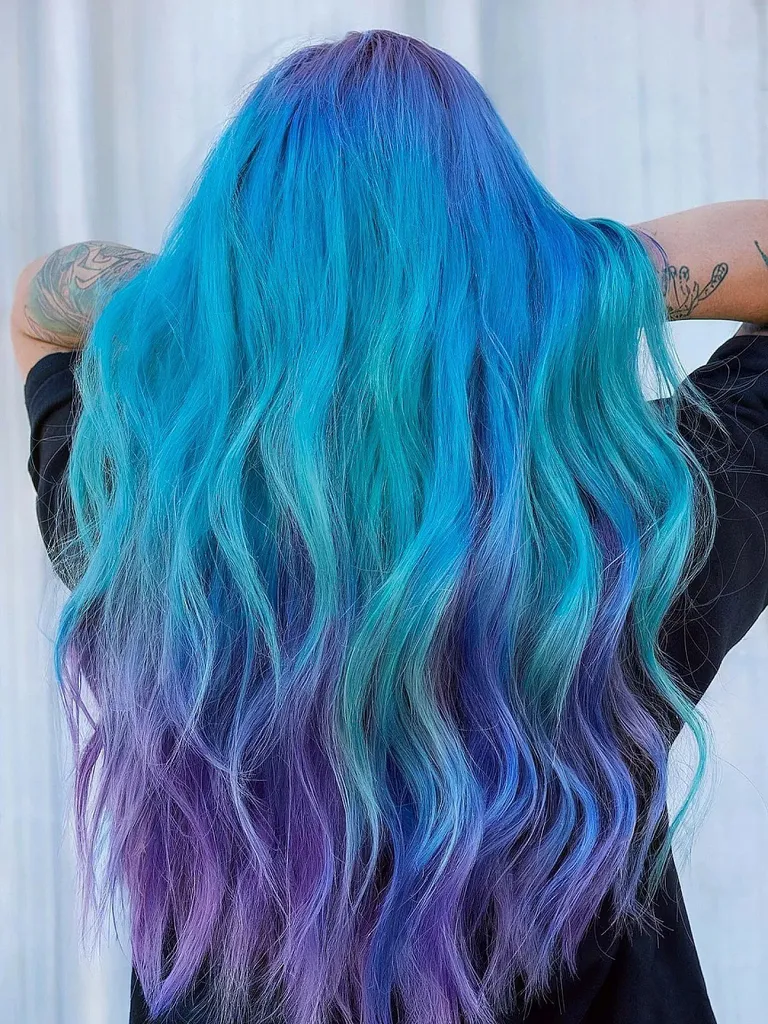 파란색과 보라색 옴브레' title=