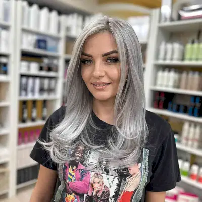 שיער בלונדיני לאפור בהיר: מהן 27 דוגמאות אופנה?