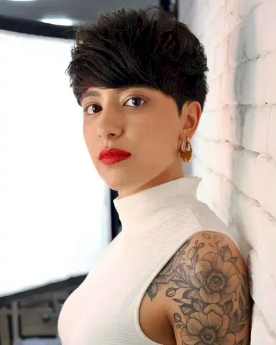 the pixie cut with side bangs