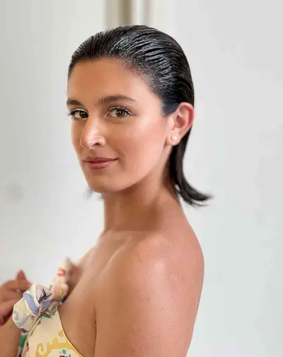 Slick Back Wet Bob Hairstyle for Short Cut