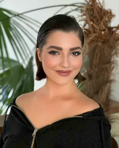 Wet Sleek Short Hair with Deep Side Part