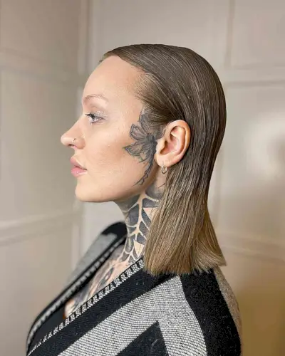 Shoulder-Length Wet Laid Back Hair