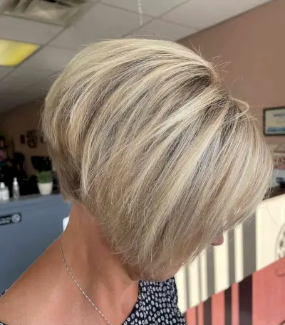 Very Short Wedge Cut