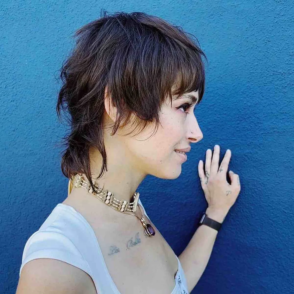 Pelusa corta cortada con navaja' title=