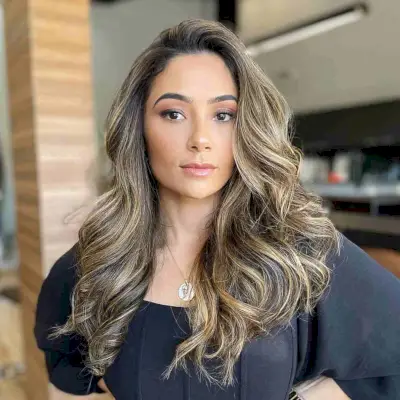 Beautiful Long Balayage Hairstyle for Long Faces