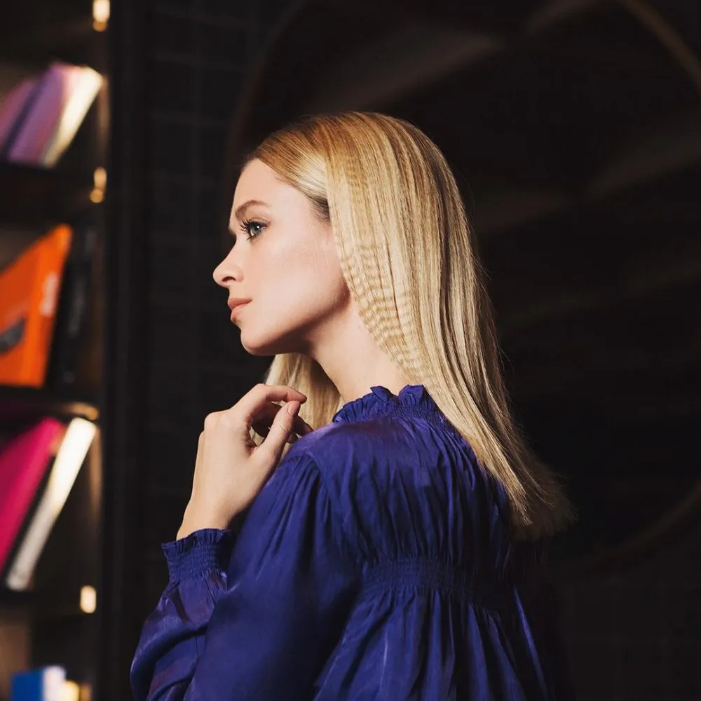 מנעולים מסוגננים באורך בינוני' title=