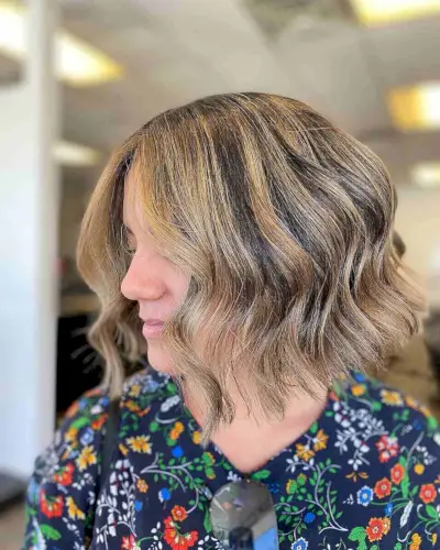 Casual Loose Waves on Short Hair